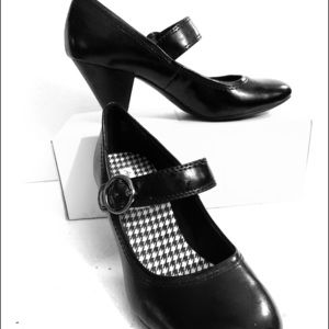 MaryJane pumps